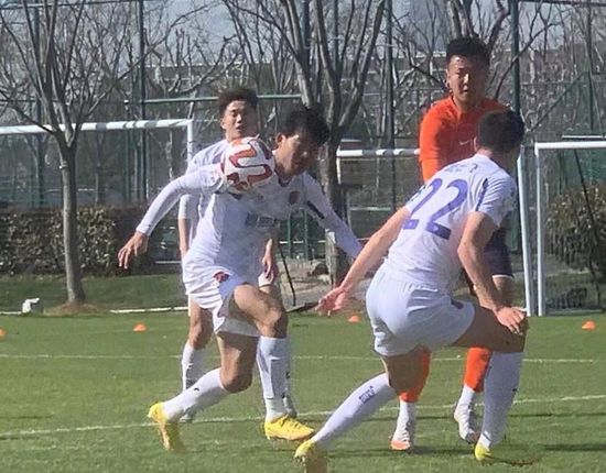 阿曼拉莫维奇松了口气。